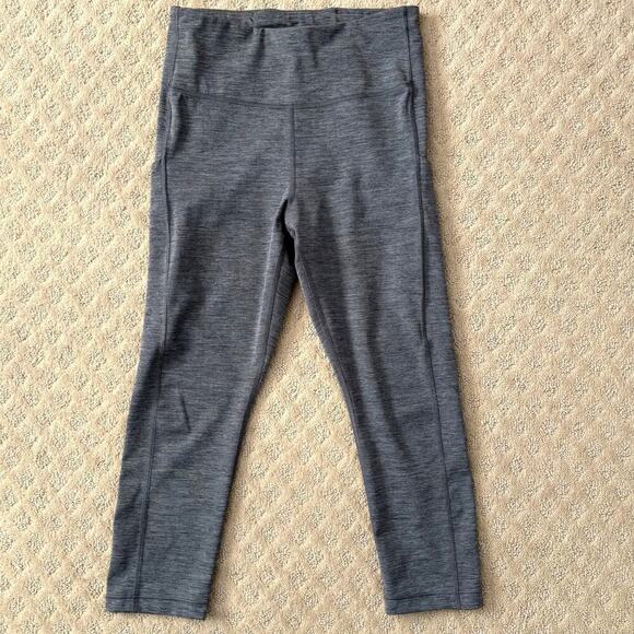 Athleta Ultimate Stash Pocket Capri Leggings Size S, 21" Inseam EUC Heather Gray - Picture 3 of 5